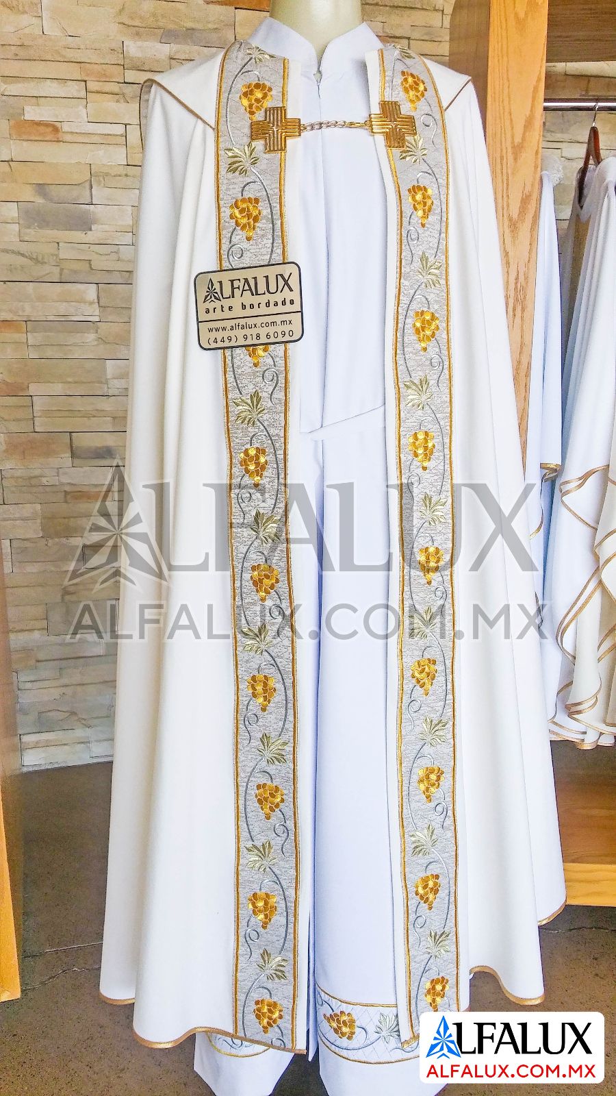 03 UVAS Capa Brocado blanco 93